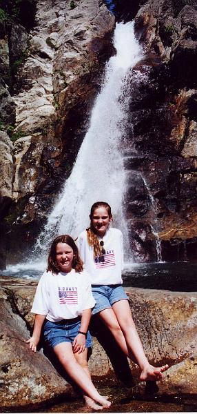 1999 Williams Family Grapevine, TX, Gretchen and Stephanie .jpg - 1999 - Williams Family Christmas card picture - White Mountains, NH